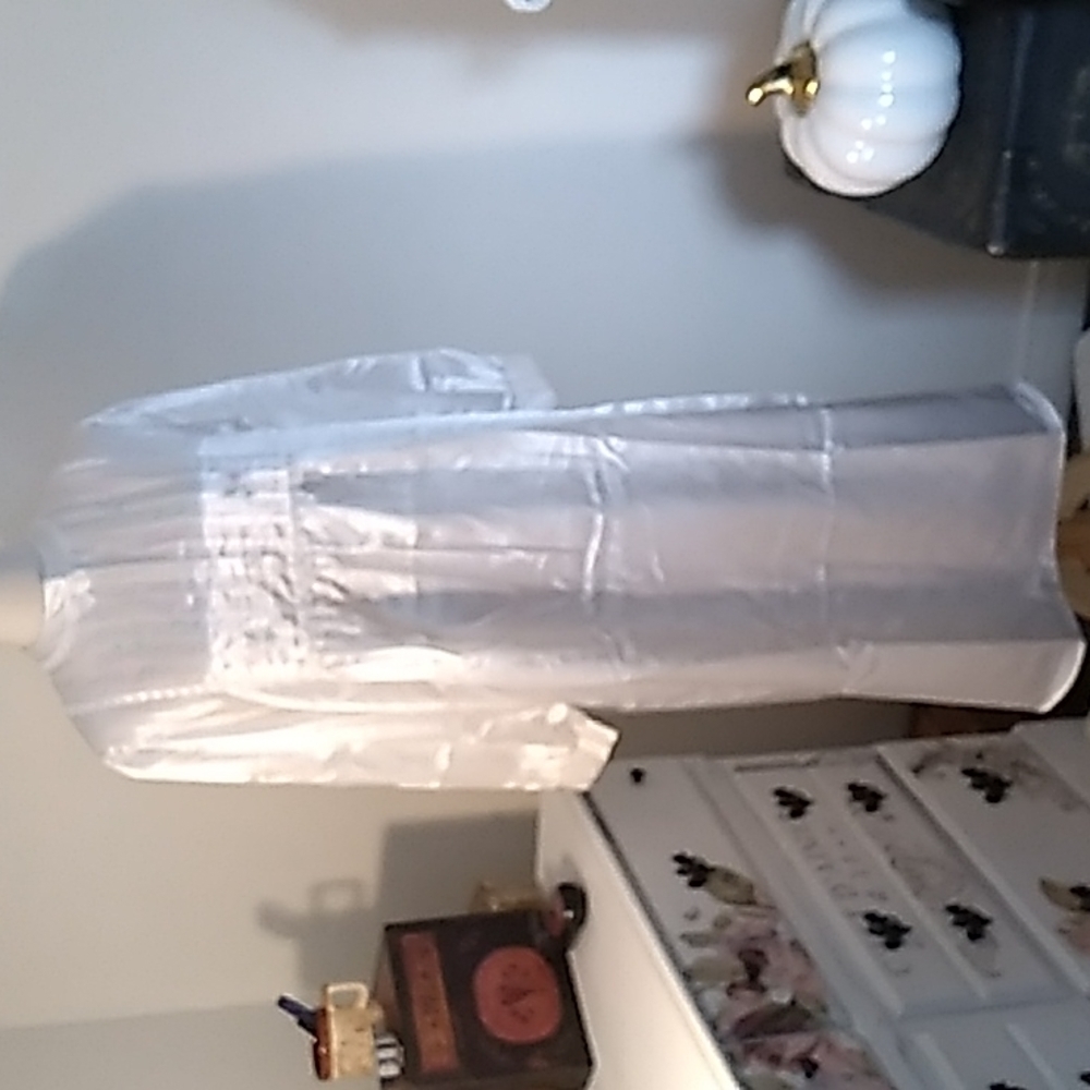 Erika Taylor Intimates medium grandma gown